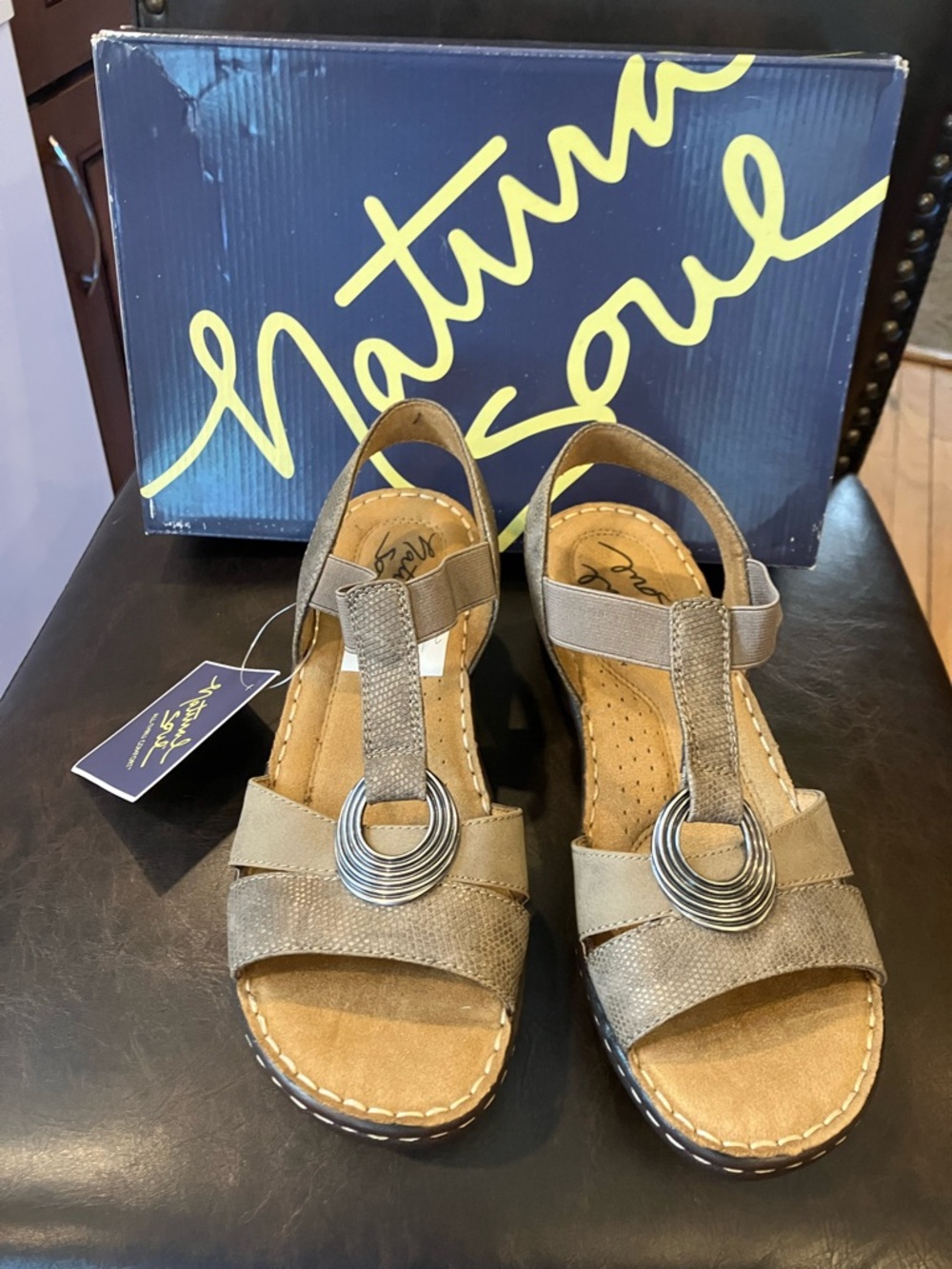 Natural Soul sandals new 7.5